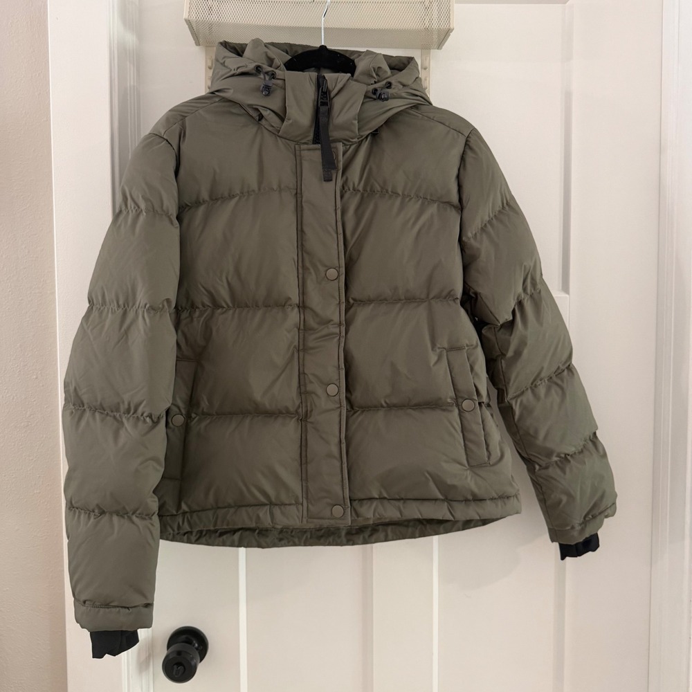 Quince Responsible Down Cropped Puffer Jacket Faded Cargo Green Gorpcore S Coat